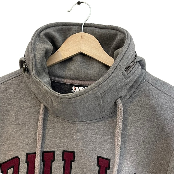 NBA Womens Chicago Bulls Mock Neck Hooded Pullover Sweatshirt Size M Pocket - Picture 5 of 11